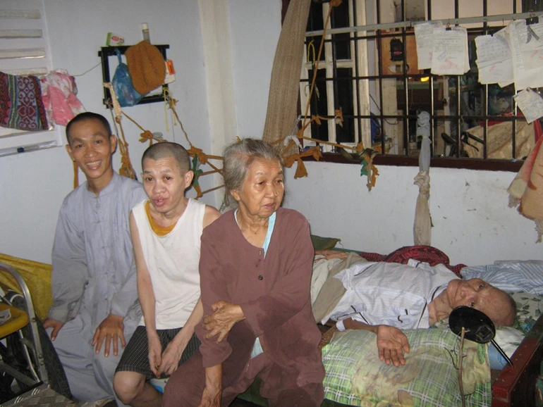 Cả gia đình bất hạnh